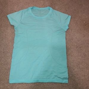 Women's short sleeve workout top